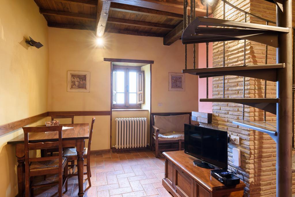 Il Borgo Dei Corsi - Charming Holiday Apartments Ortignano Raggiolo Eksteriør billede