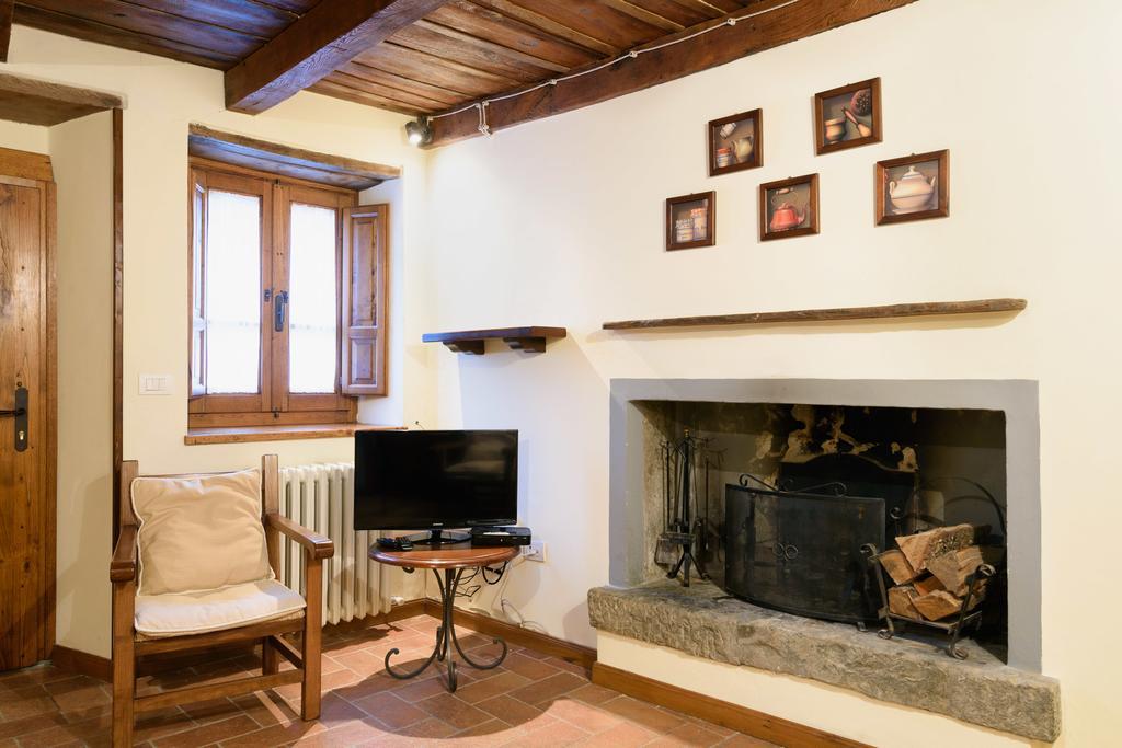 Il Borgo Dei Corsi - Charming Holiday Apartments Ortignano Raggiolo Eksteriør billede