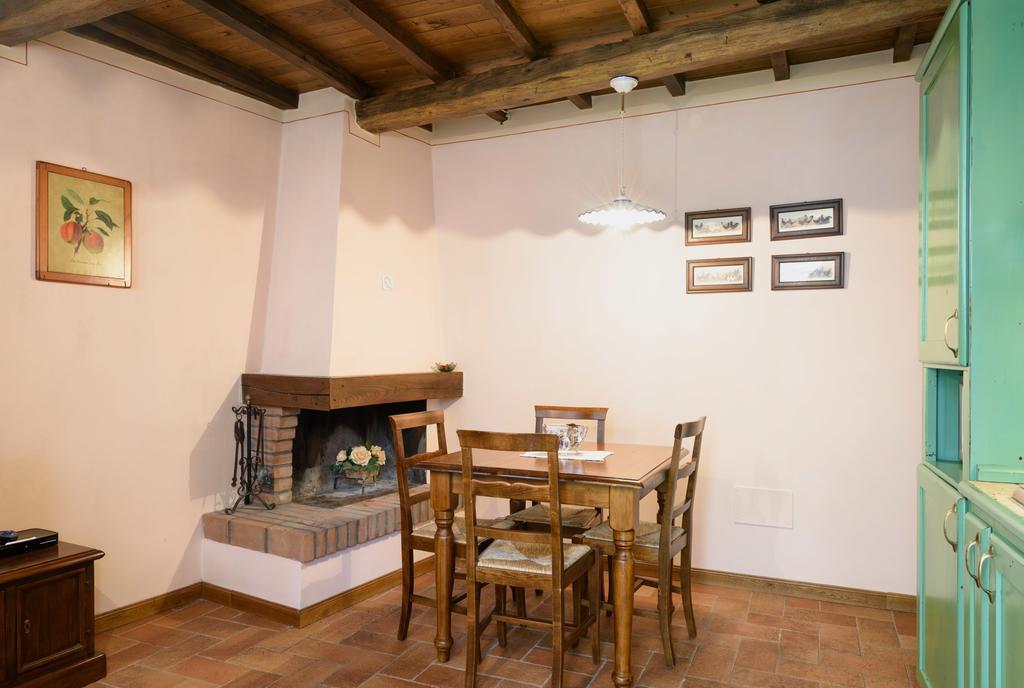 Il Borgo Dei Corsi - Charming Holiday Apartments Ortignano Raggiolo Eksteriør billede