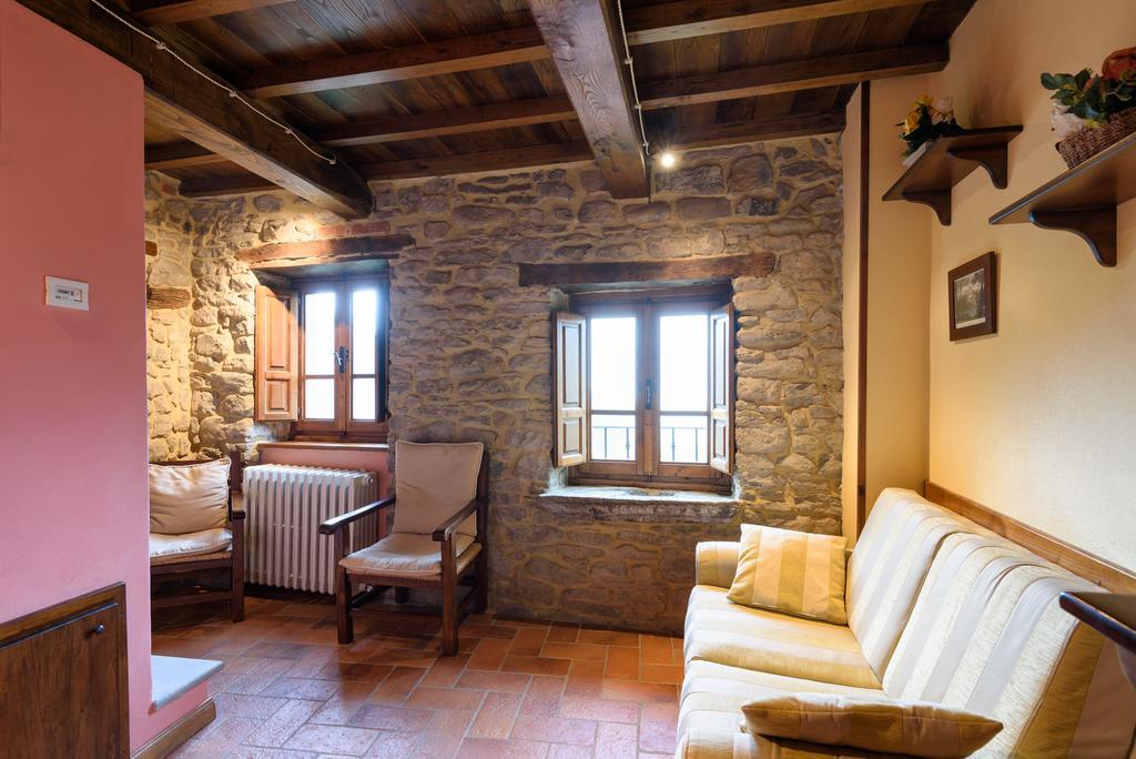 Il Borgo Dei Corsi - Charming Holiday Apartments Ortignano Raggiolo Eksteriør billede